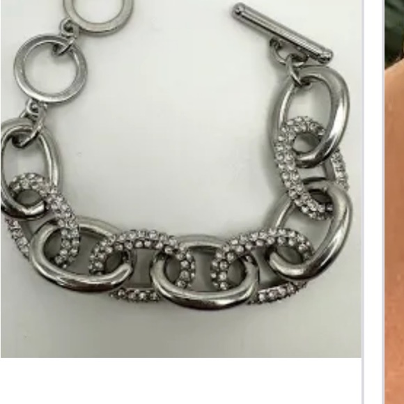 Chicos Silver colored chain bracelet with toggle clasp in Excellent condition. - Picture 9 of 9